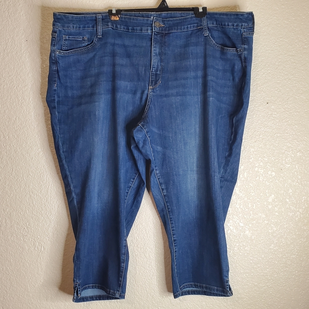 Womens Plus Size 30W St John's Bay Denim Dark Wash Blue Jean Capri's